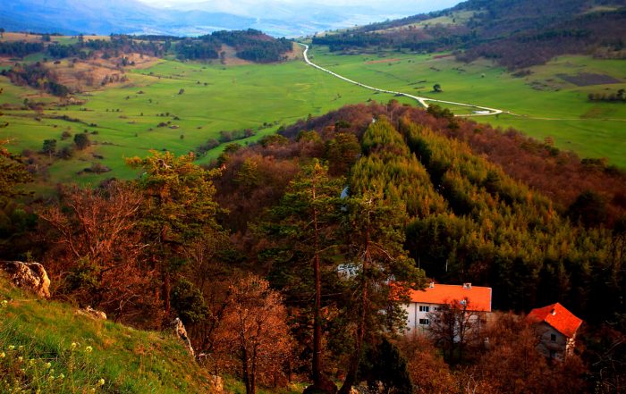 Панорама от крепост "Цепина", музей "Цепина" и местност "Метоха"
