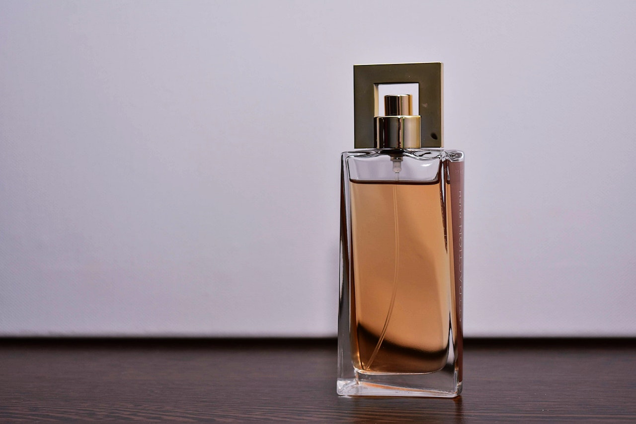 В парфюмите на Guerlain се използват висококачествени и редки ароматни съставки